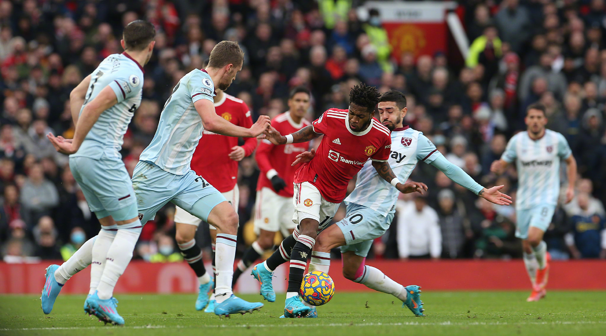 球员在中场 球员在中场